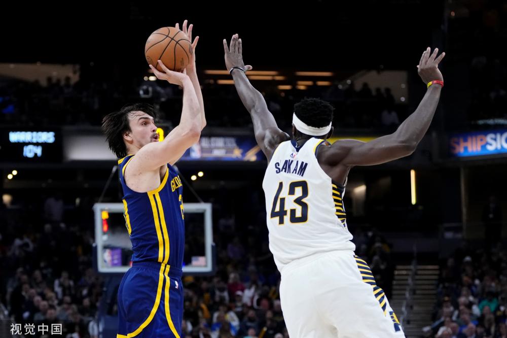 鲜明对比的 鲜明对比的